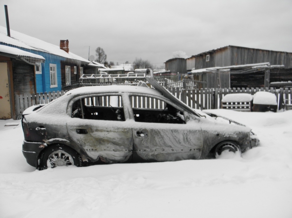 В Коноше сгорел Opel 